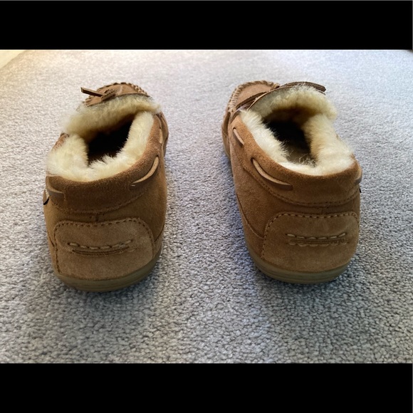 NEW NEVER WORN Loafers Slippers - Picture 5 of 5